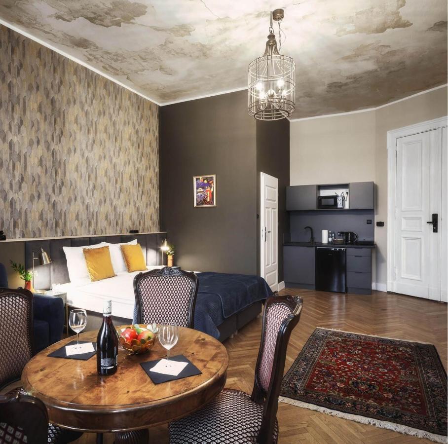 Apartamenty Piotrkowska 82 By Good Time วูดช์ ภายนอก รูปภาพ